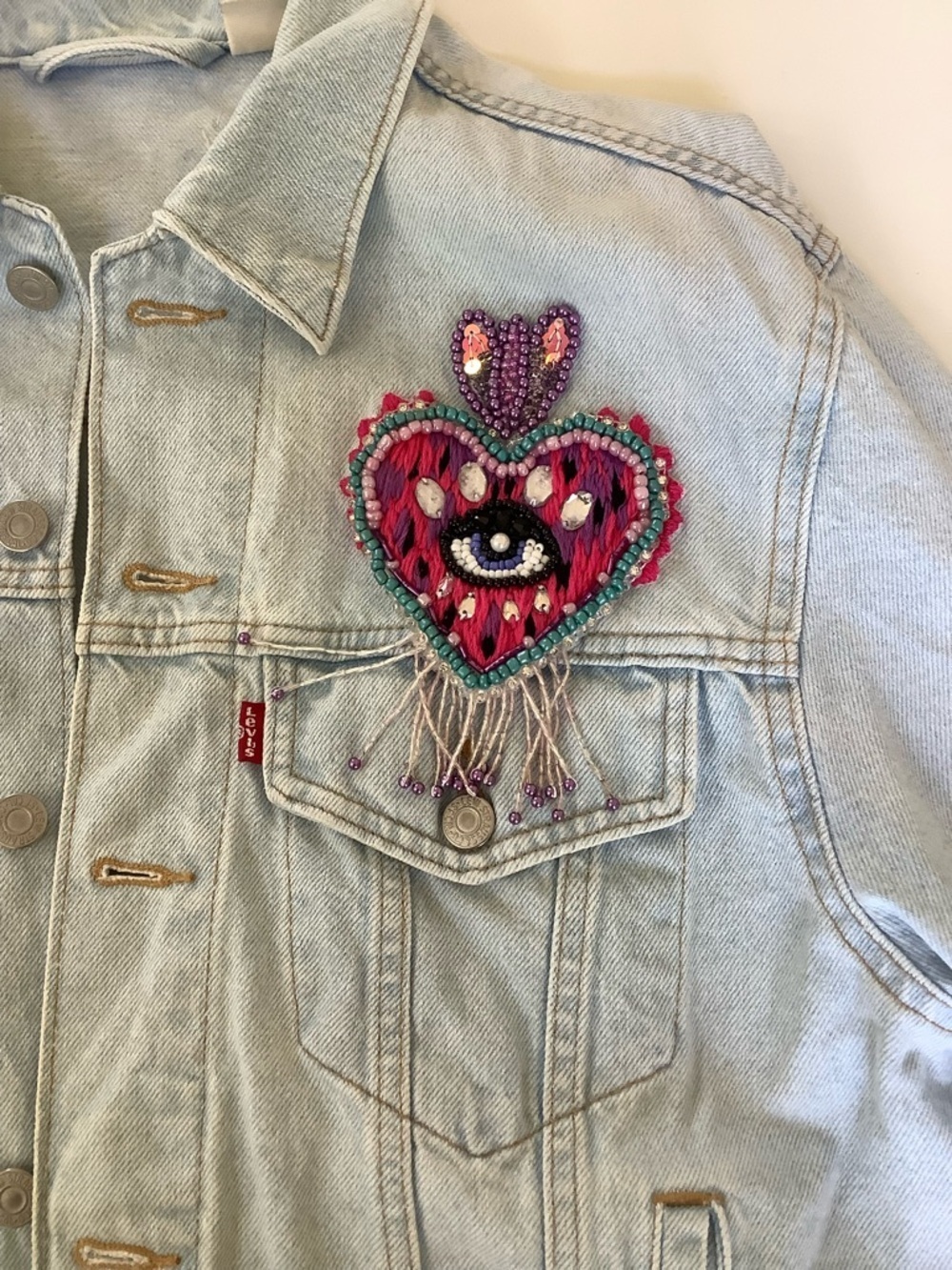 OOAK Custom Levi’s Beaded Sacred Heart & Frida Trucker Jacket Hand-EmbroideredXL - Picture 9 of 15